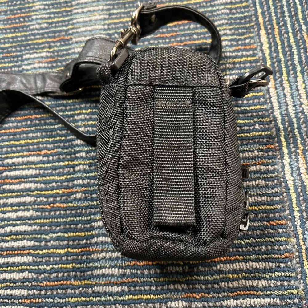 Sony Cyber-shot Camera Bag Black Nylon Padded Strap Belt Loop Case